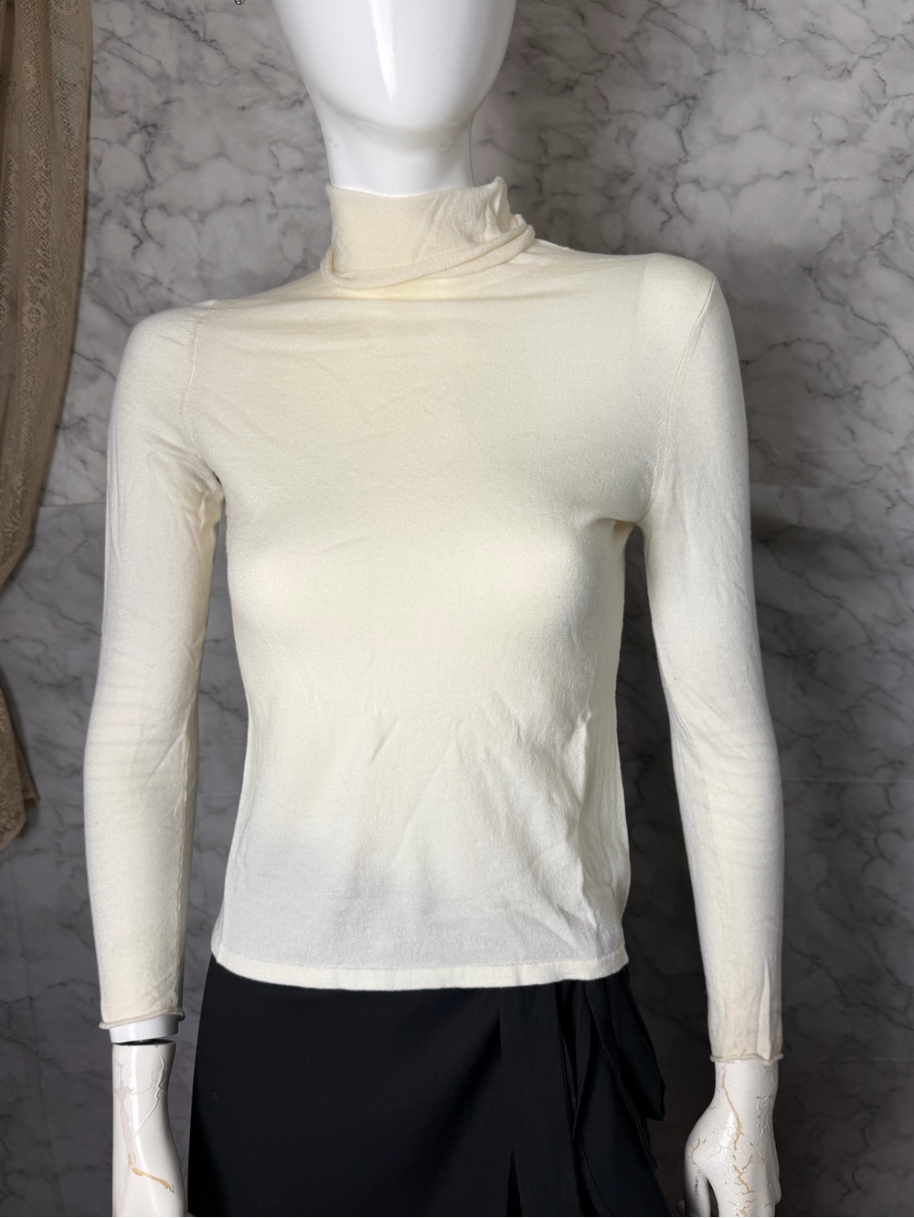 100% Wool Ivory Turtleneck Small Quiet Luxury Layering Capsule Wardrobe Fall